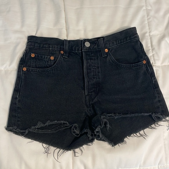 Levi’s Shorts - Picture 3 of 7